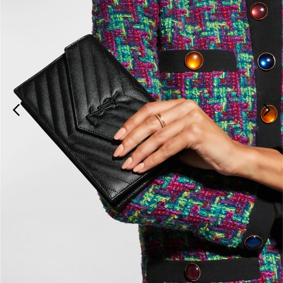 YSL Monogram Small Wallet on Chain in Grained Leather - Picture 2 of 6